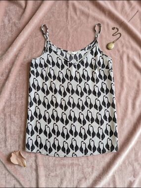 Kissing Swans Cami L